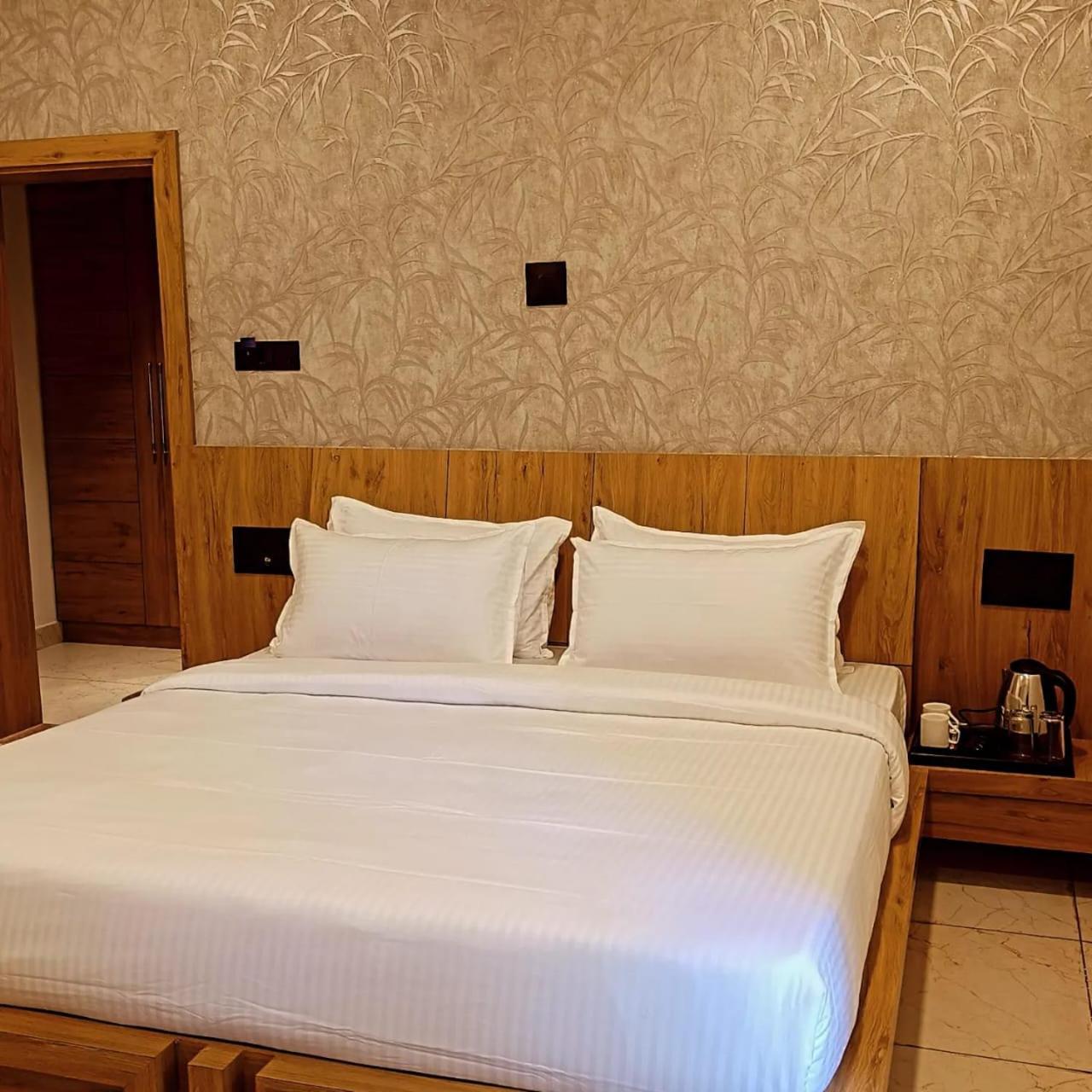 Le Casa Lion Resort A Premium Resort In Sasan Gir Bagian luar foto
