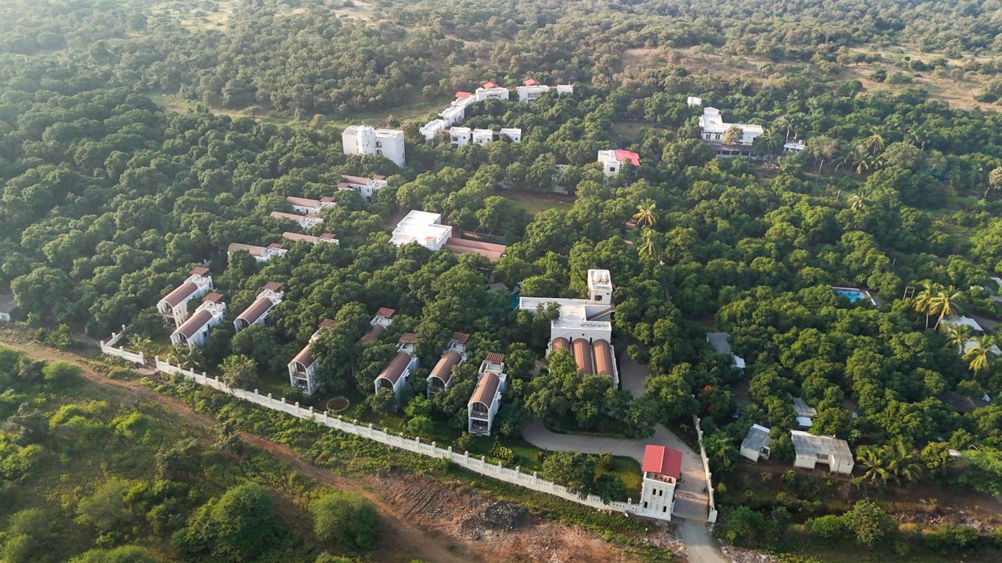 Le Casa Lion Resort A Premium Resort In Sasan Gir Bagian luar foto